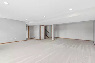 1511 Pembroke Pass, Chanhassen, MN 55317 - Photo 31