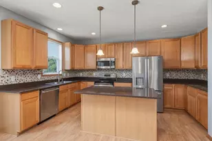 1511 Pembroke Pass, Chanhassen, MN 55317 - Photo 7