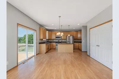 1511 Pembroke Pass, Chanhassen, MN 55317 - Photo 5