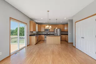 1511 Pembroke Pass, Chanhassen, MN 55317 - Photo 5