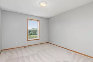 1511 Pembroke Pass, Chanhassen, MN 55317 - Photo 25