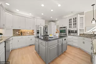 6102 Creek Ridge Ct, Minnetonka, MN 55345 - Photo 29