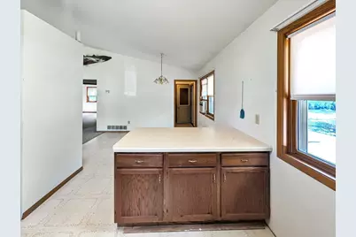 911 Grant Street, Spooner, WI 54801 - Photo 7