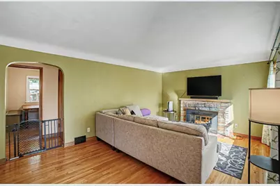1595 Maywood Street, Saint Paul, MN 55117 - Photo 3