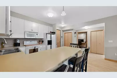 1401 N Lakeshore Drive #206, Lake City, MN 55041 - Photo 5