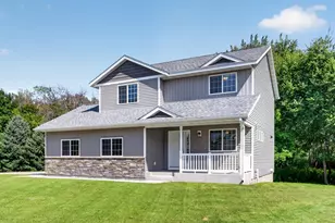 109 Peridot Ct, Mankato, MN 56001 - Photo 3