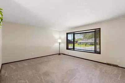 7716 Humboldt Avenue N, Brooklyn Park, MN 55444 - Photo 3