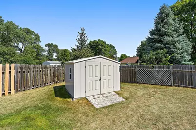 7716 Humboldt Avenue N, Brooklyn Park, MN 55444 - Photo 39