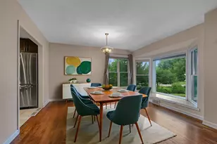 10206 Lakeview Dr W, Minnetonka, MN 55305 - Photo 5