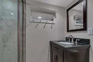 10206 Lakeview Dr W, Minnetonka, MN 55305 - Photo 21
