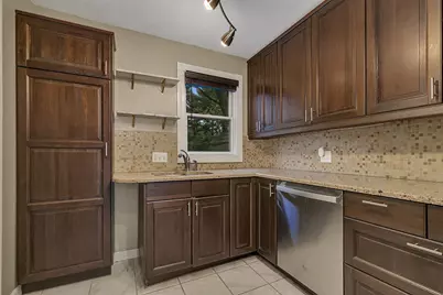 10206 Lakeview Drive W, Minnetonka, MN 55305 - Photo 9