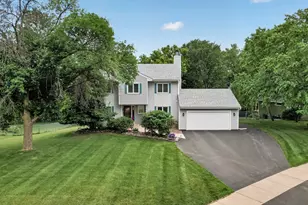 18425 Harrogate Dr, Eden Prairie, MN 55346 - Photo 3