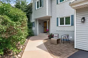 18425 Harrogate Dr, Eden Prairie, MN 55346 - Photo 7