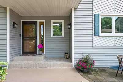 18425 Harrogate Drive, Eden Prairie, MN 55346 - Photo 9