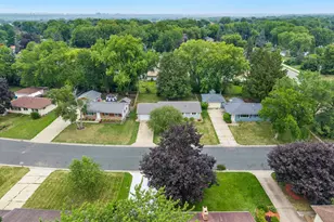 2021 Jade Ln, Eagan, MN 55122 - Photo 37