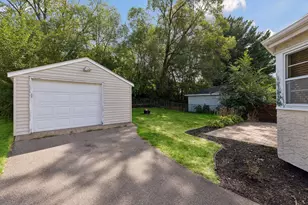 1554 Chamber St, Saint Paul, MN 55106 - Photo 39