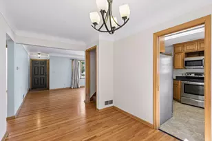 1554 Chamber St, Saint Paul, MN 55106 - Photo 9
