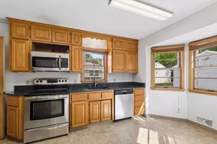 1554 Chamber St, Saint Paul, MN 55106 - Photo 11