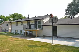 2226 Pleasant View Dr, New Brighton, MN 55112 - Photo 3