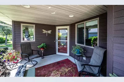 204 Ottawa Avenue SE, Hutchinson, MN 55350 - Photo 3