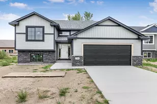 718 Margaret Ave NE, Isanti, MN 55040 - Photo 13