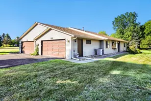3743 Goodwin Ave N, Oakdale, MN 55128 - Photo 3