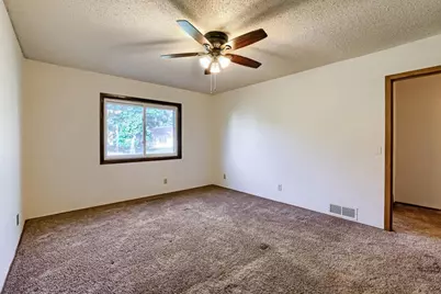 3743 Goodwin Avenue N, Oakdale, MN 55128 - Photo 17