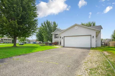 729 Heritage Lane, Belle Plaine, MN 56011 - Photo 3