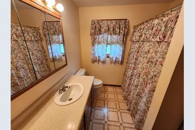 217 Lowell Street E, Le Roy, MN 55951 - Photo 9