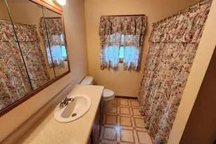 217 Lowell Street E, Le Roy, MN 55951 - Photo 9