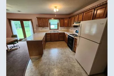 217 Lowell Street E, Le Roy, MN 55951 - Photo 3