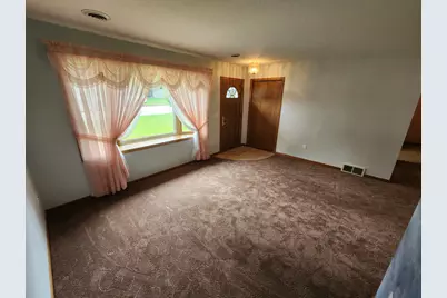 217 Lowell Street E, Le Roy, MN 55951 - Photo 7