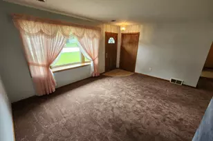 217 Lowell Street E, Le Roy, MN 55951 - Photo 7