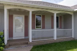 2810 Sunset Ln NE, Rochester, MN 55906 - Photo 3
