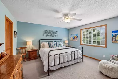 912 Kelly Court, Chanhassen, MN 55317 - Photo 9