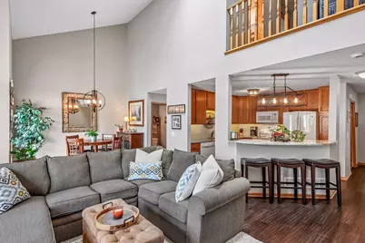 912 Kelly Court, Chanhassen, MN 55317 - Photo 5