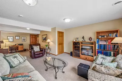 912 Kelly Court, Chanhassen, MN 55317 - Photo 11