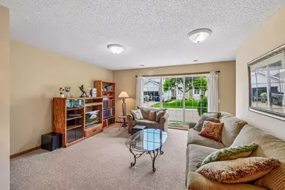 912 Kelly Court, Chanhassen, MN 55317 - Photo 11