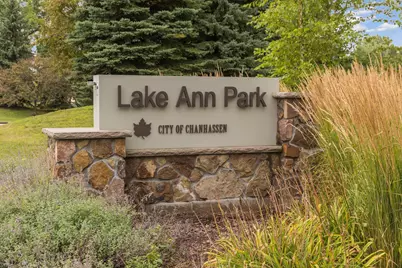912 Kelly Court, Chanhassen, MN 55317 - Photo 17
