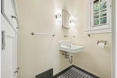 2425 Bryant Avenue S, Minneapolis, MN 55405 - Photo 27