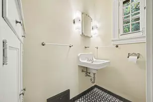 2425 Bryant Ave S, Minneapolis, MN 55405 - Photo 27