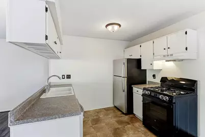 2700 Shenandoah Lane N, Plymouth, MN 55447 - Photo 9