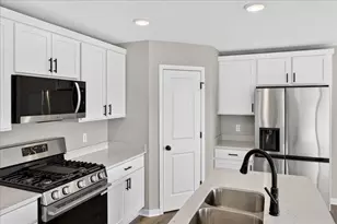 25860 Emerson Ct, Wyoming, MN 55092 - Photo 7