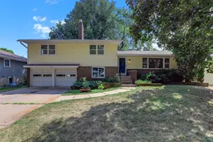 1866 Shryer Ave W, Roseville, MN 55113 - Photo 1