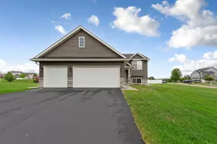 2401 Foxtail Ln, Faribault, MN 55021 - Photo 3