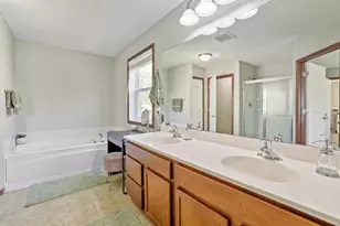 2321 Woodcrest Dr, Woodbury, MN 55129 - Photo 19