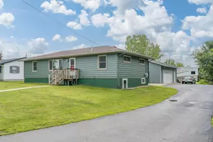 525 Harper St, Mankato, MN 56001 - Photo 1