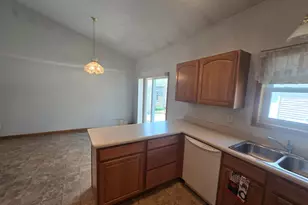 211 Lana Ct, Fergus Falls, MN 56537 - Photo 5