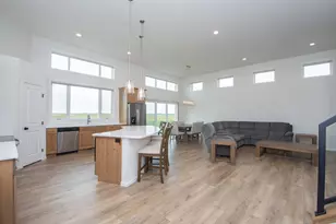 4871 Hampton Cir S, Moorhead, MN 56560 - Photo 5