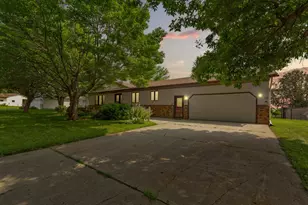 556 Kar-Mil Pl, Gaylord, MN 55334 - Photo 3